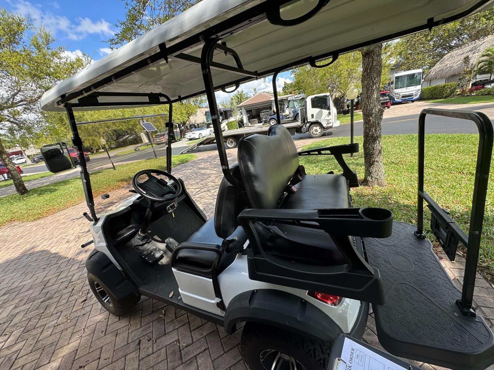 Electric 4 Passenger Golf Car for Rental in Florida